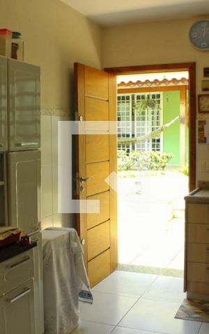Casa à venda com 243m², 3 quartos e 2 vagas Casa à venda com 243m², 3 quartos e 2 vagasCozinha