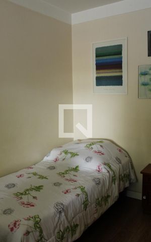 Casa à venda com 243m², 3 quartos e 2 vagas Casa à venda com 243m², 3 quartos e 2 vagasQuarto