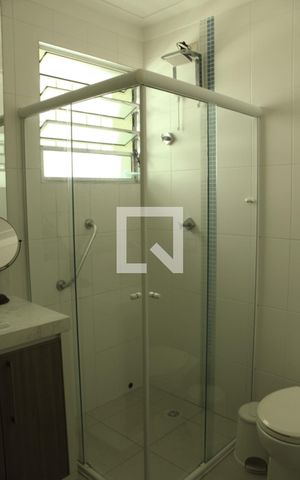Casa à venda com 243m², 3 quartos e 2 vagas Casa à venda com 243m², 3 quartos e 2 vagasBanheiro da Suíte 1