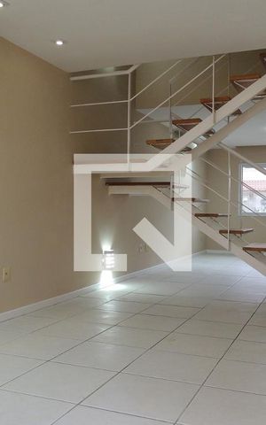 Casa à venda com 243m², 3 quartos e 2 vagasSala