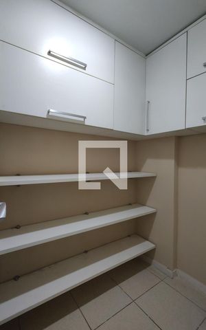 Casa à venda com 243m², 3 quartos e 2 vagas Casa à venda com 243m², 3 quartos e 2 vagasDespensa
