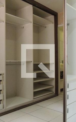 Casa à venda com 243m², 3 quartos e 2 vagasCloset