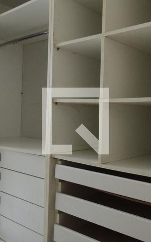 Casa à venda com 243m², 3 quartos e 2 vagasCloset