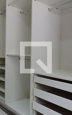 Casa à venda com 243m², 3 quartos e 2 vagasCloset