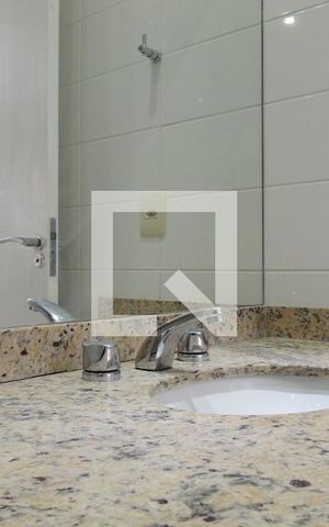 Casa à venda com 243m², 3 quartos e 2 vagasBanheiro da Suíte 1