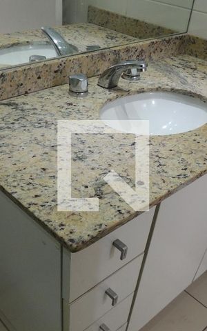 Casa à venda com 243m², 3 quartos e 2 vagasBanheiro da Suíte 1