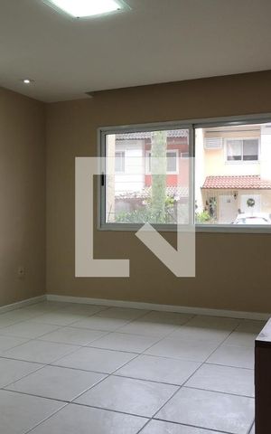 Casa à venda com 243m², 3 quartos e 2 vagasSala