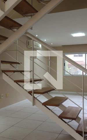 Casa à venda com 243m², 3 quartos e 2 vagasSala