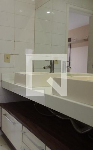 Casa à venda com 243m², 3 quartos e 2 vagasBanheiro da Suíte 2