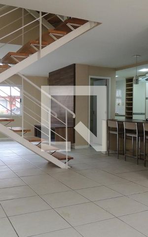 Casa à venda com 243m², 3 quartos e 2 vagasSala