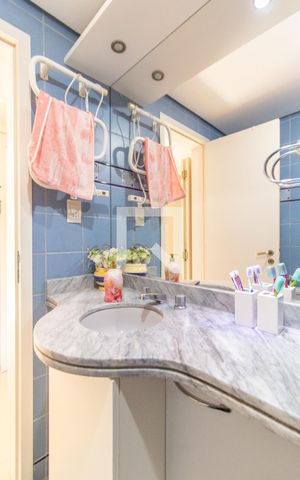 Apartamento à venda com 90m², 3 quartos e 1 vaga Apartamento à venda com 90m², 3 quartos e 1 vagaBanheiro