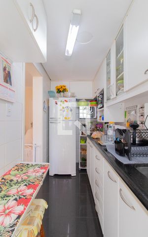 Apartamento à venda com 90m², 3 quartos e 1 vaga Apartamento à venda com 90m², 3 quartos e 1 vagaCozinha e Área de Serviço