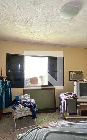 Casa à venda com 157m², 3 quartos e 1 vagaSuíte 
