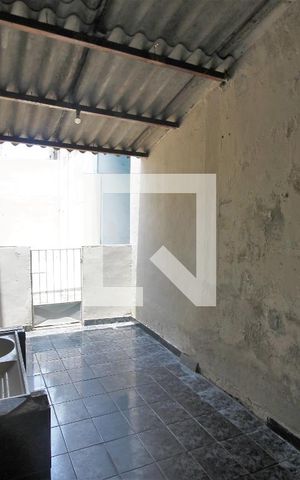 Casa para alugar com 94m², 2 quartos e sem vagaÁrea de Serviço