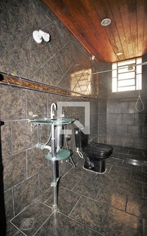 Casa para alugar com 94m², 2 quartos e sem vagaBanheiro