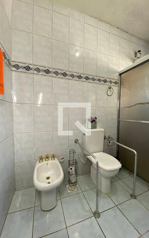 Casa à venda com 180m², 4 quartos e 3 vagasBanheiro