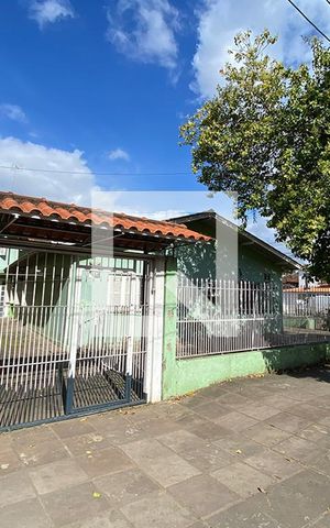 Casa à venda com 180m², 4 quartos e 3 vagasFachada