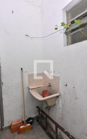 Casa para alugar com 60m², 1 quarto e sem vaga Casa para alugar com 60m², 1 quarto e sem vagaÁrea de Serviço