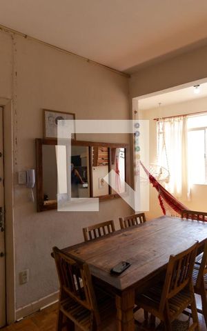 Apartamento à venda com 110m², 3 quartos e sem vagaSalas