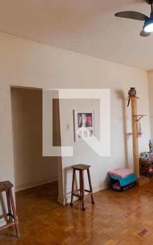 Apartamento à venda com 110m², 3 quartos e sem vagaSalas