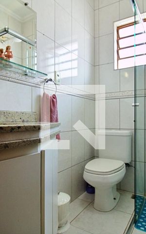 Casa para alugar com 143m², 3 quartos e 2 vagas Casa para alugar com 143m², 3 quartos e 2 vagasBanheiro