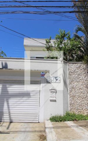 Casa à venda com 240m², 3 quartos e 5 vagasFachada