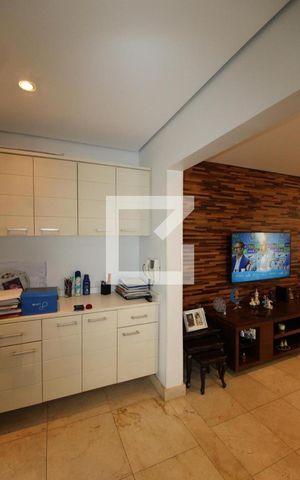 Casa à venda com 240m², 3 quartos e 5 vagasSala