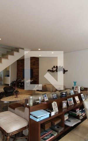 Casa à venda com 240m², 3 quartos e 5 vagasSala