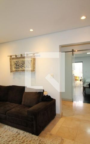 Casa à venda com 240m², 3 quartos e 5 vagasSala