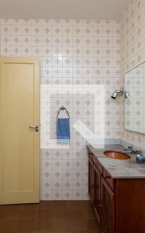 Apartamento à venda com 65m², 2 quartos e sem vagaBanheiro Corredor