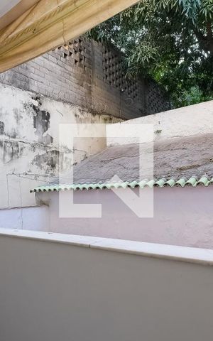 Apartamento à venda com 65m², 2 quartos e sem vagaÁrea externa