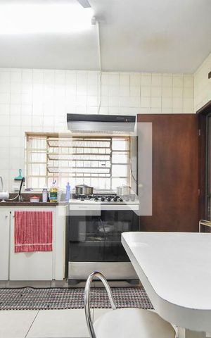 Casa para alugar com 170m², 3 quartos e 2 vagasCozinha