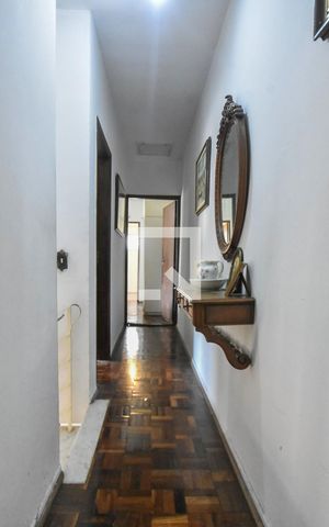 Casa para alugar com 170m², 3 quartos e 2 vagasCorredor
