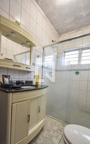 Casa para alugar com 170m², 3 quartos e 2 vagasBanheiro 02