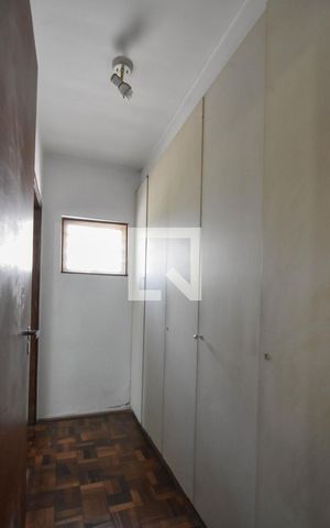 Casa para alugar com 170m², 3 quartos e 2 vagasCloset Suíte 01