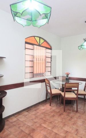 Casa à venda com 445m², 4 quartos e 4 vagas