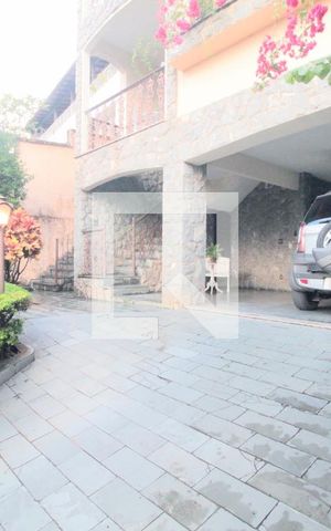 Casa à venda com 445m², 4 quartos e 4 vagas