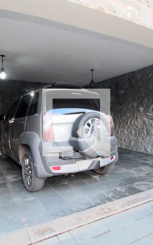 Casa à venda com 445m², 4 quartos e 4 vagas