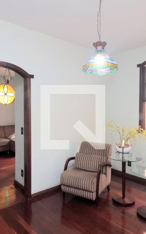 Casa à venda com 445m², 4 quartos e 4 vagas