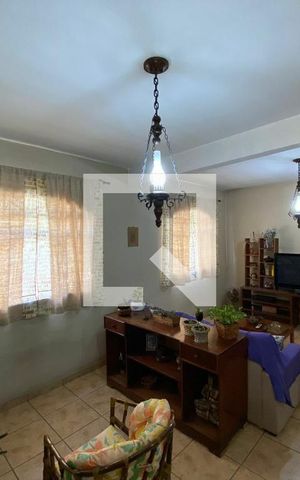 Casa à venda com 184m², 4 quartos e 2 vagas