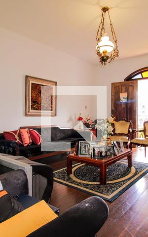 Casa à venda com 314m², 3 quartos e 3 vagas
