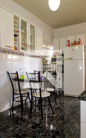 Casa à venda com 314m², 3 quartos e 3 vagas