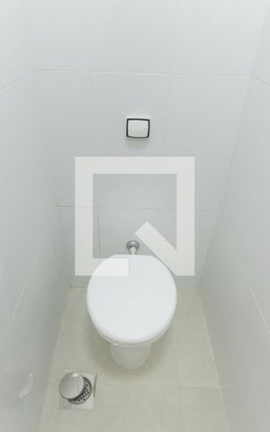 Apartamento para alugar com 75m², 2 quartos e 1 vagaBanheiro de Serviço