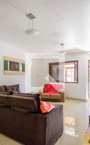 Casa à venda com 105m², 2 quartos e 2 vagas Casa à venda com 105m², 2 quartos e 2 vagasSala