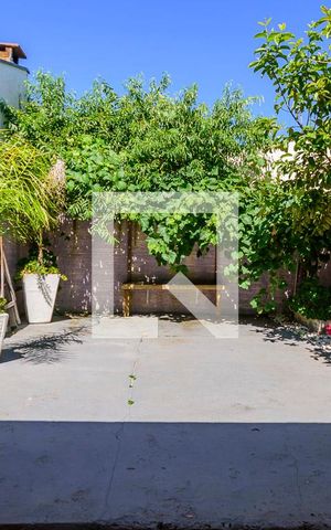Casa à venda com 105m², 2 quartos e 2 vagas Casa à venda com 105m², 2 quartos e 2 vagasQuintal