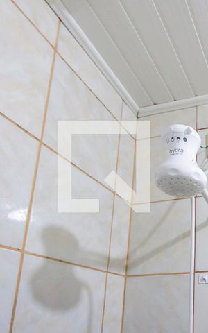 Casa à venda com 105m², 2 quartos e 2 vagas Casa à venda com 105m², 2 quartos e 2 vagasBanheiro