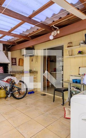 Casa à venda com 105m², 2 quartos e 2 vagas Casa à venda com 105m², 2 quartos e 2 vagasÁrea de Serviço