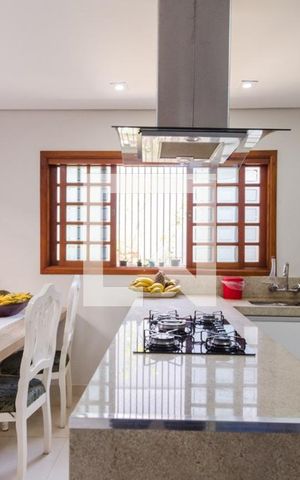 Casa à venda com 338m², 4 quartos e 5 vagas