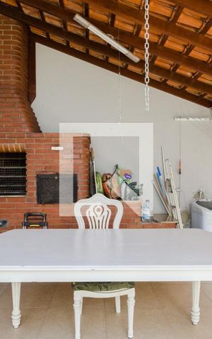 Casa à venda com 338m², 4 quartos e 5 vagas