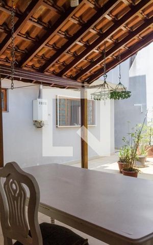 Casa à venda com 338m², 4 quartos e 5 vagas